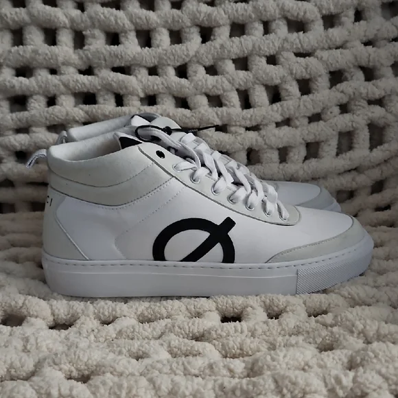 Loci Ten Vegan Logo High-Top Sneakers - Picture 6 of 16